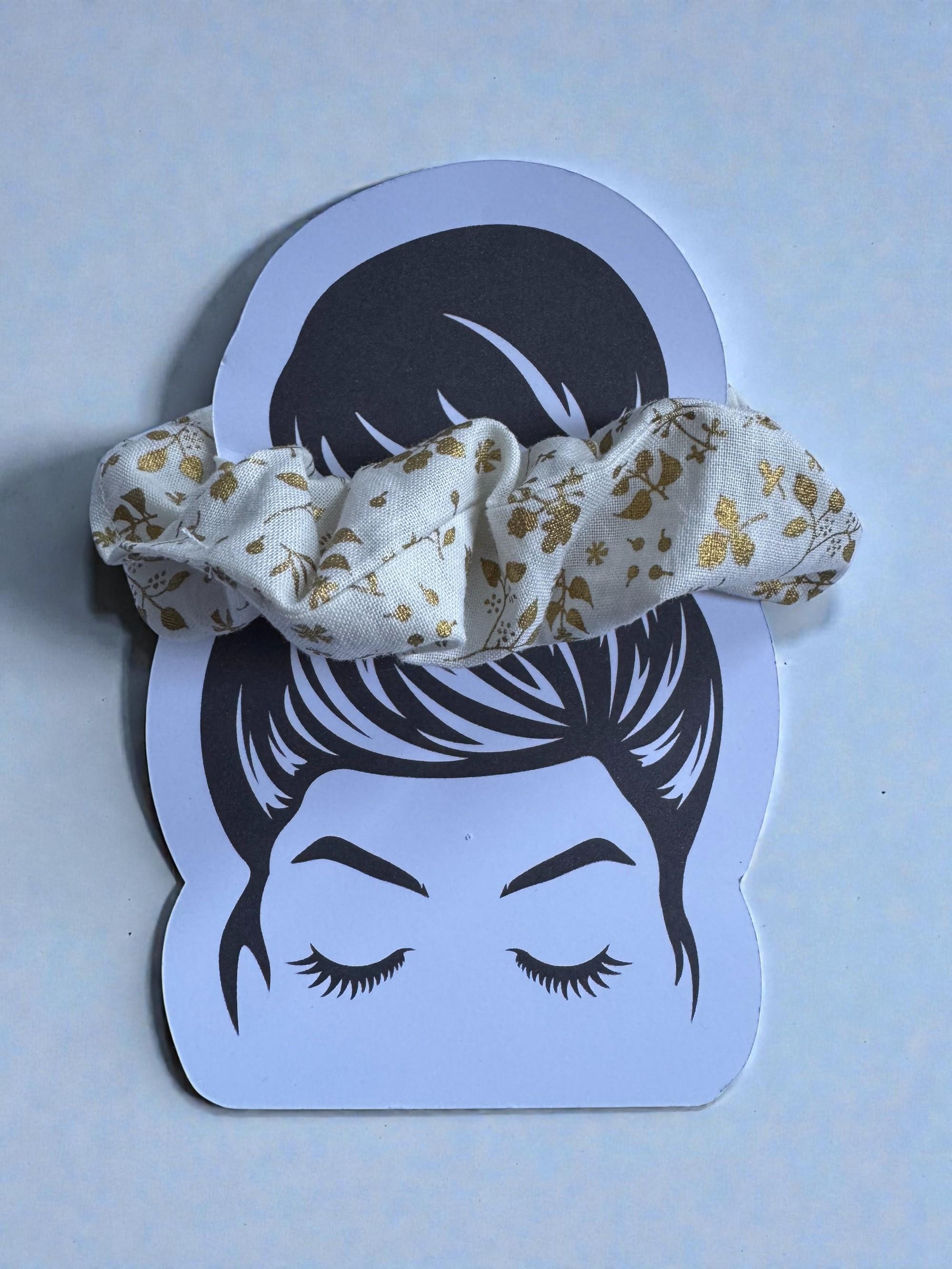 Hår scrunchie - hvit med gull detaljer